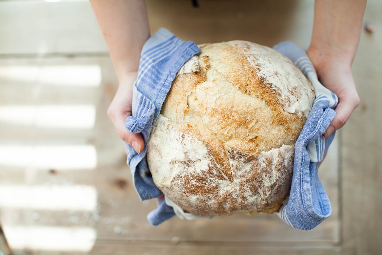 Ce se întâmplă dacă mănânci multă pâine? Asta trebuie să faci pentru a evita consecințele
