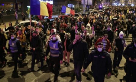 A șasea zi de proteste, românii se revoltă pe stradă