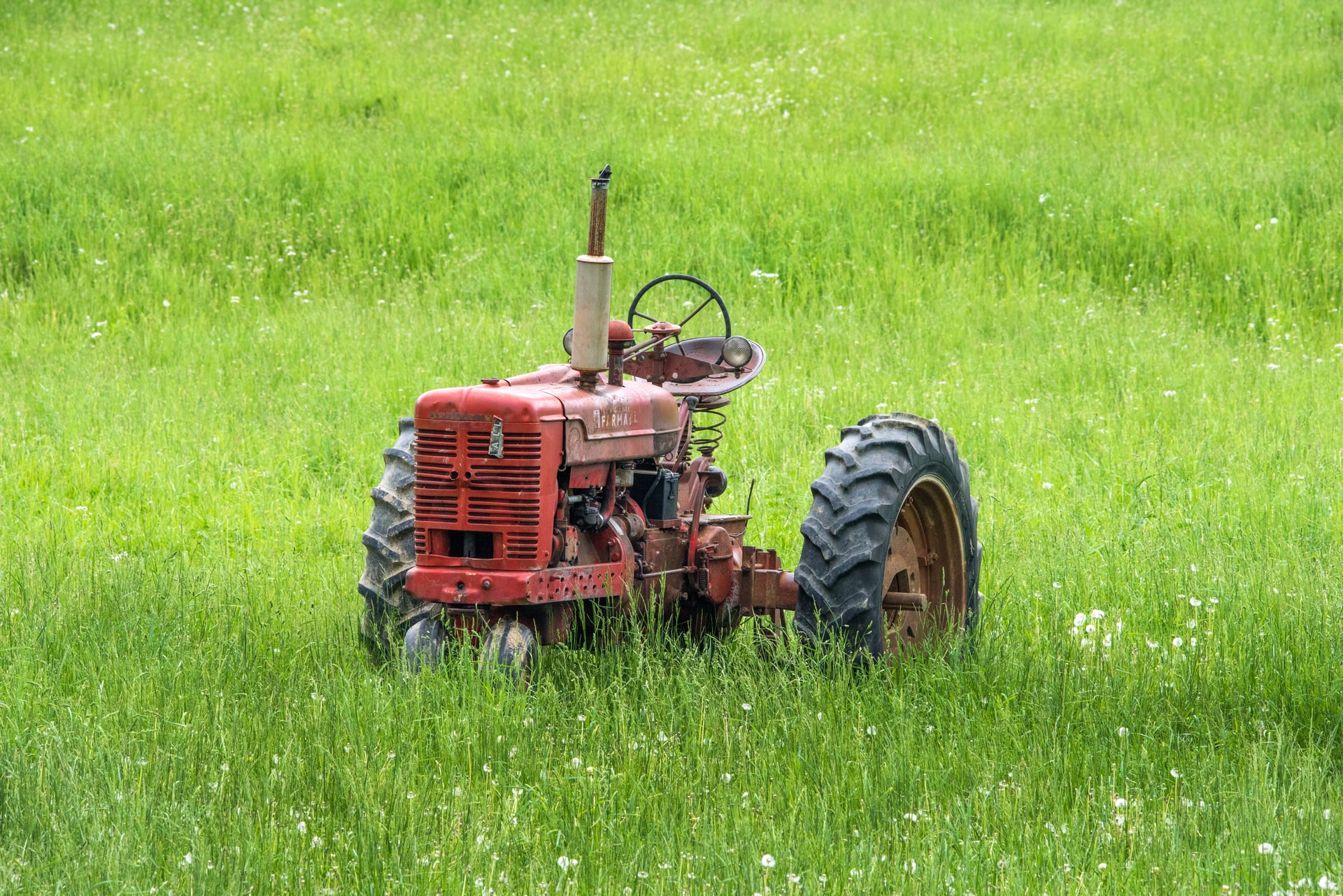 Tractor agricol