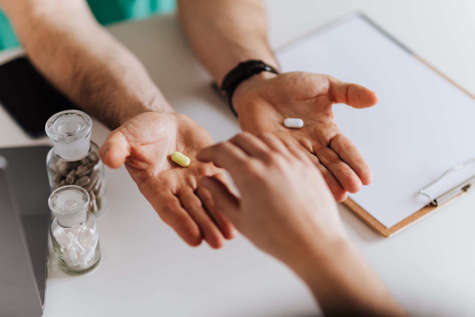 O nouă speranță în lupta împotriva bolilor neurodegenerative. Vitamina care poate fi benefică în combaterea demenței