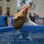 Superstiții de Izvorul Tămăduirii 2021. Cine face asta azi poate fi lovit de boală!