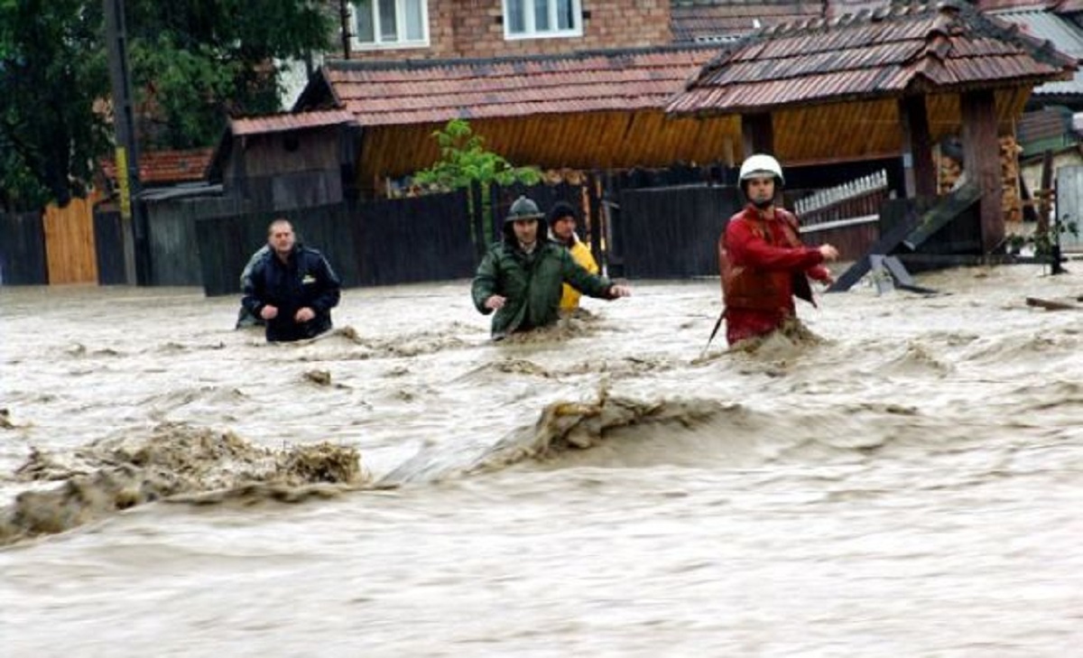 Inundațiile și ploile amenința România. Când s-ar putea opri ploile? Prognoza meteo ANM