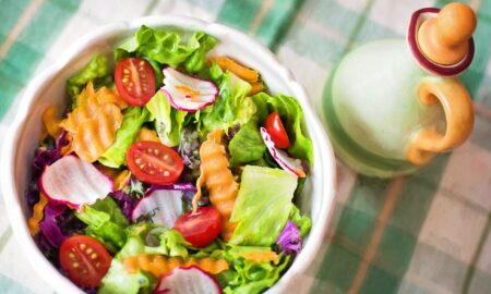 Gastroenterolog: Vegetarienii trăiesc mai puțin! Nu putem lua proteinele doar din vegetale