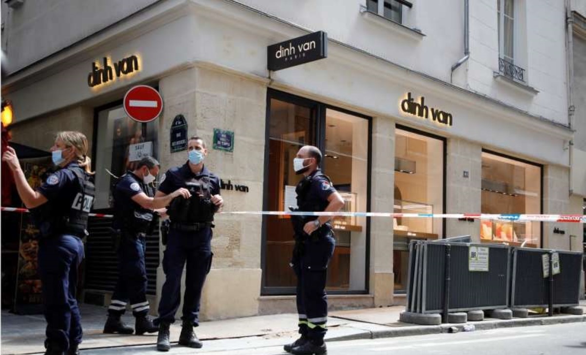 O nouă spargere la Paris. Bijuterii furate estimate la 400.000 de euro