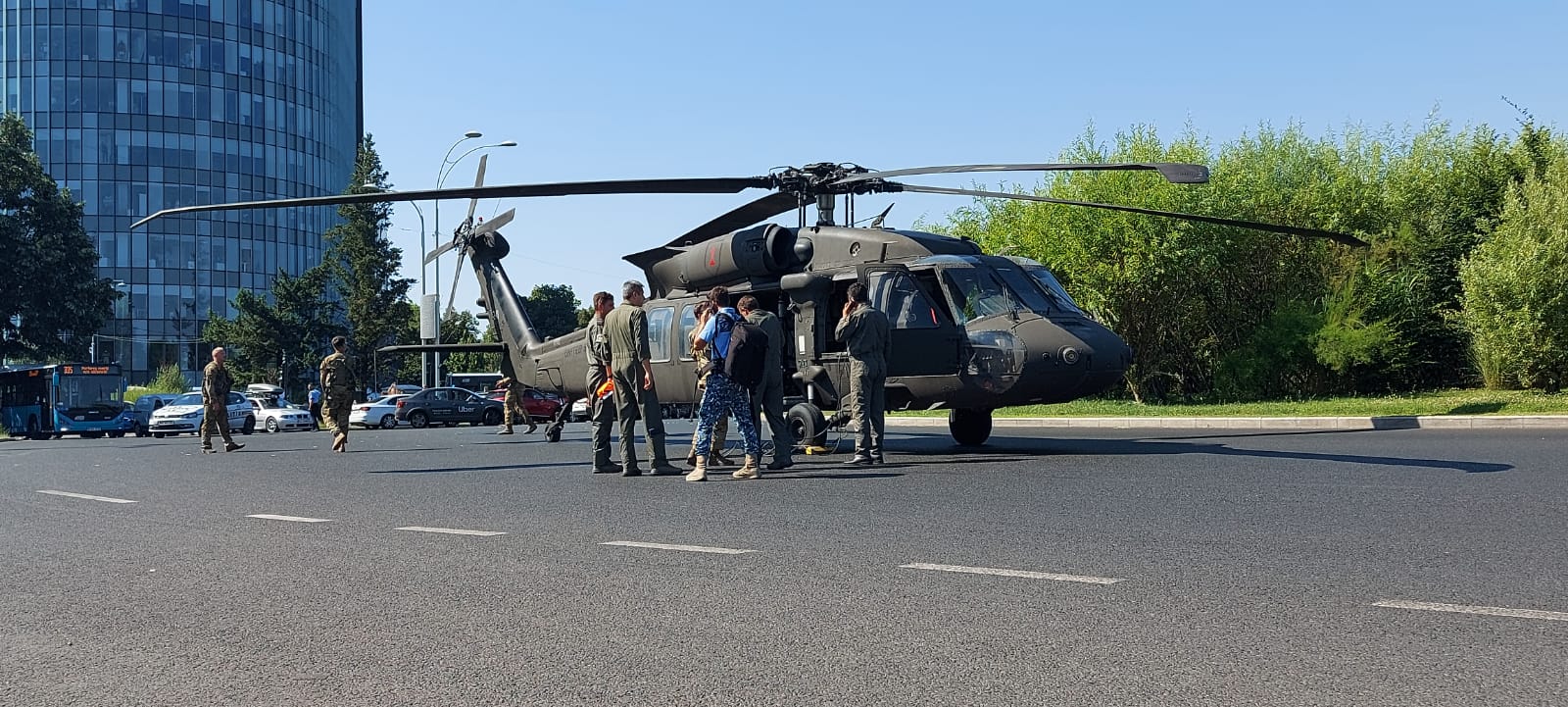Video. Aterizare de urgență a unui elicopter militar în Piața Charles de Gaulle