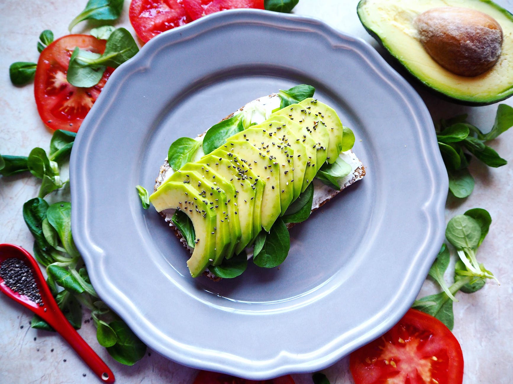 Ce se întâmplă în corpul tău dacă mănânci avocado la micul dejun!