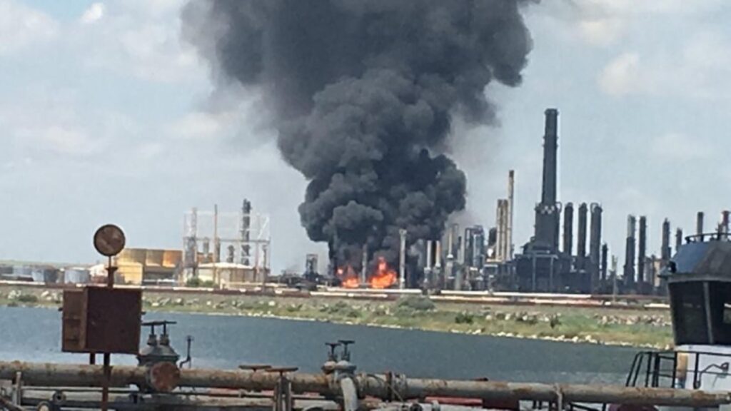 Explozie la Rafinăria Petromidia! | Info Actual