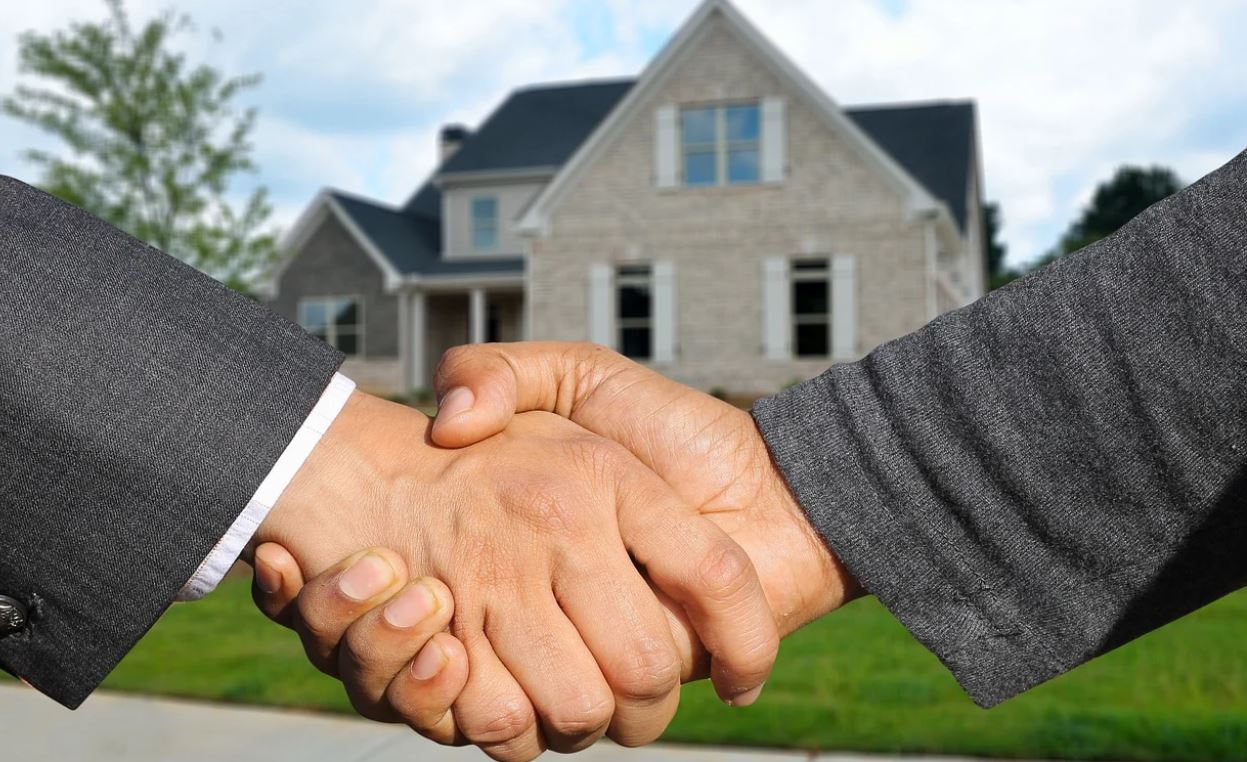 Proprietarii români vor fi loviți de o nouă taxă imobiliară! Codul Fiscal suferă schimbări majore