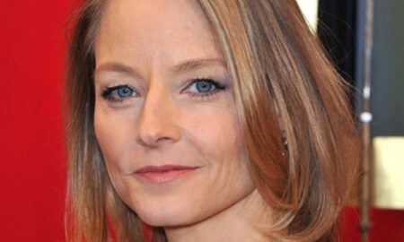 CANNES 2021: Jodie Foster a primit trofeul Palme d’Or onorific de la Pedro Almodovar