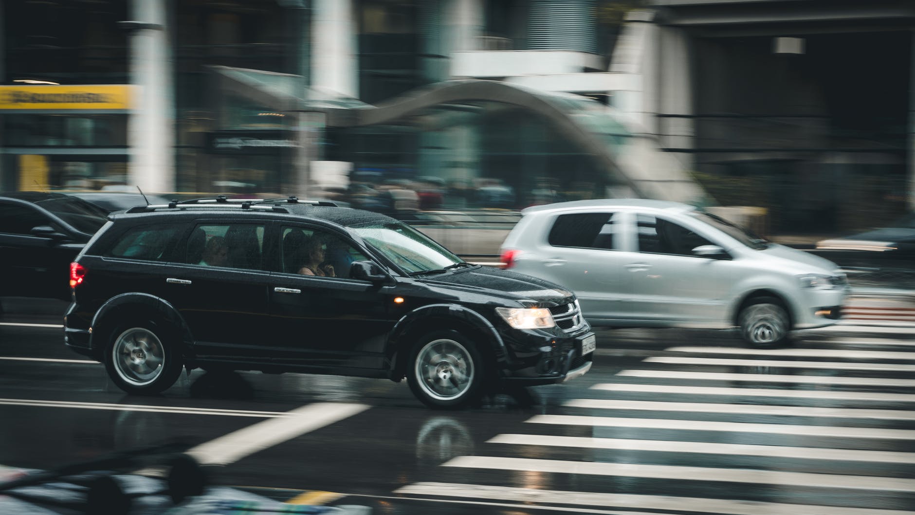 Industria auto într-un moment decisiv. Consumatorii vor sustenabilitate…