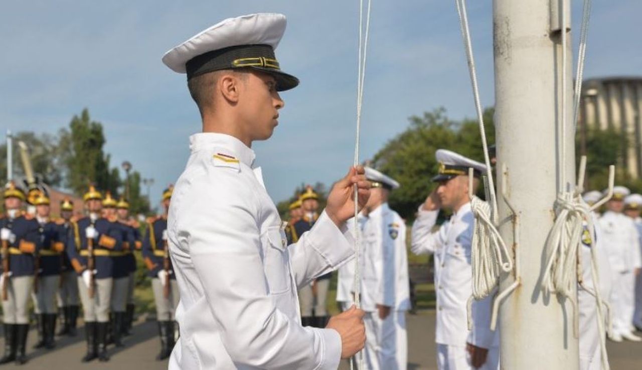 Președintele Iohannis și premierul Florin Cîțu, la ceremonia de Ziua Marinei. „Sfânta Fecioară Maria, protectoarea Marinei României, să vă aibă în pază”