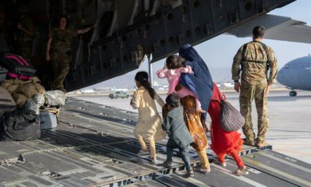 Aeroportul din Kabul. Focuri de armă înspre avion