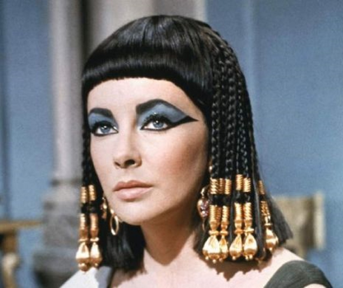 Trei secrete antice de frumusețe. Cum se răsfăţa Regina Egiptului! Trucurile sunt utile și în prezent