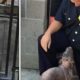 Reacția adorabilă a unei cățelușe după ce l-a văzut pe pompierul care i-a salvat viața!