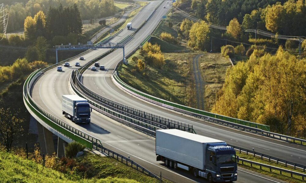Patronii români, prinși în capcana sistemului RO e-Transport: Cum să te aperi când ANAF te amendează fără motiv
