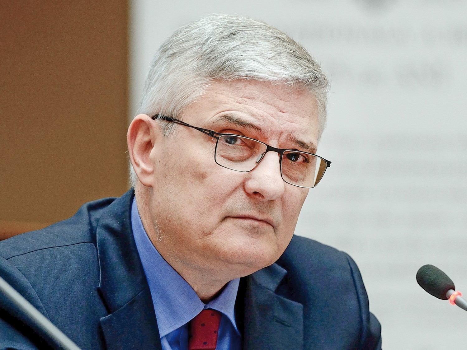Daniel Dăianu. Guvernul trebuie să ia măsuri în domeniul energiei ca România să treacă această iarnă cu daune cât mai mici