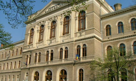 UBB a decis modalitatea proprie de organizare a anului academic 2021 – 202. Care sunt scenariile2