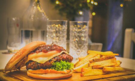 Cel mai delicios burger vegetarian! O alternativă bună pentru cei care nu mănâncă carne