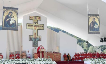 Papa Francisc în Slovacia: „Crucea nu este un steag pe care să-l fluturăm, ci sursa pură a unui nou mod de viaţă”