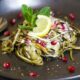 Rețetă culinară delicioasă: Salată de vinete cu iaurt gras și usturoi