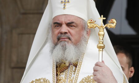 Patriarhul Daniel, îndemn în Pastorala de Crăciun: Să avem deplină încredere în puterea rugăciunii şi multă responsabilitate