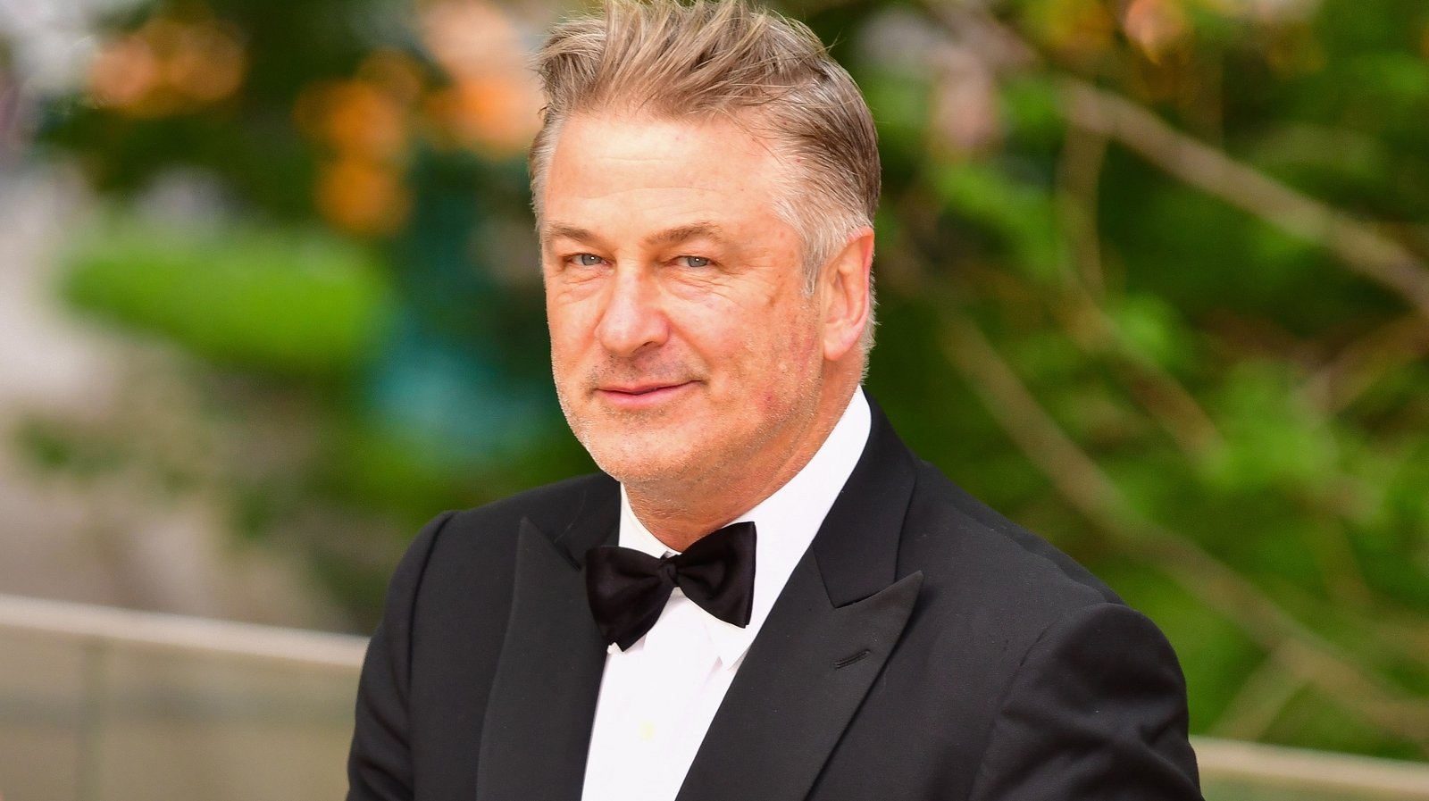 Alec Baldwin și familia Halynei Hutchins, femeia pe care a împușcat-o accidental pe platoul de filmare, au ajuns la o înțelegere
