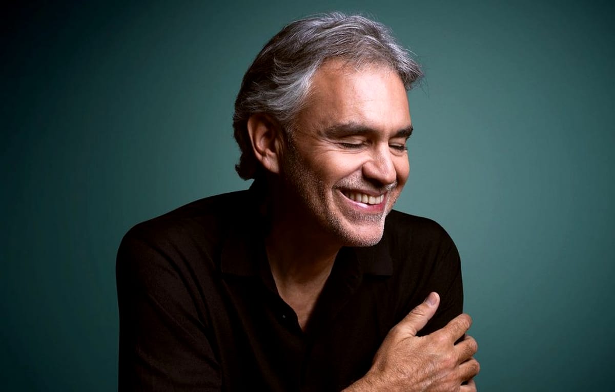 Veste bombă în showbiz. Andrea Bocelli, nou contract încheiat cu una din cele mai cunoscute case de discuri