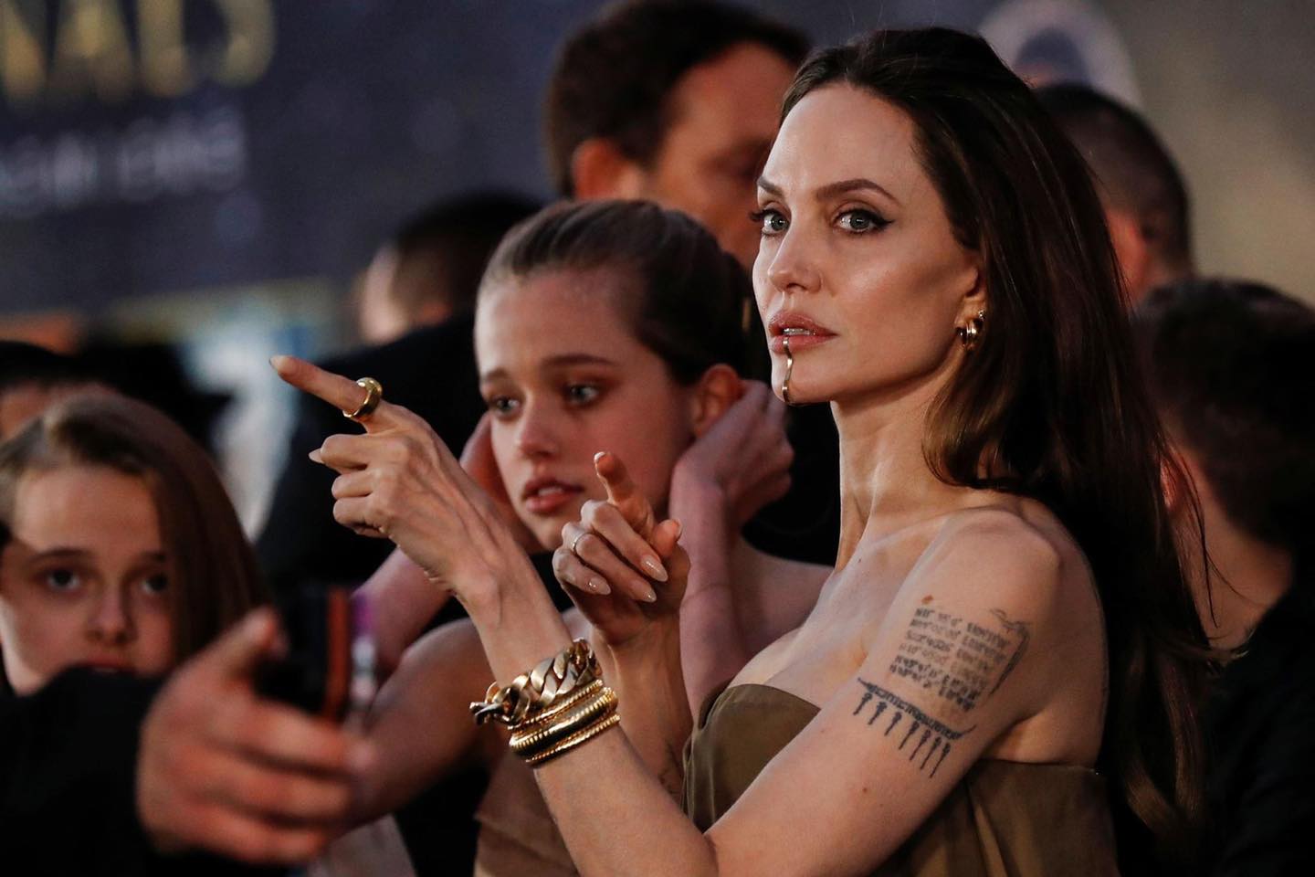 Angelina Jolie, în vizită umanitară în Ucraina. A fost surprinsă într-o cafenea din Liov. VIDEO