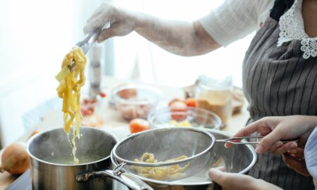 Rețetă spaghete în stil grecesc. Delicatesă propusă de bucătarul Vlăduț