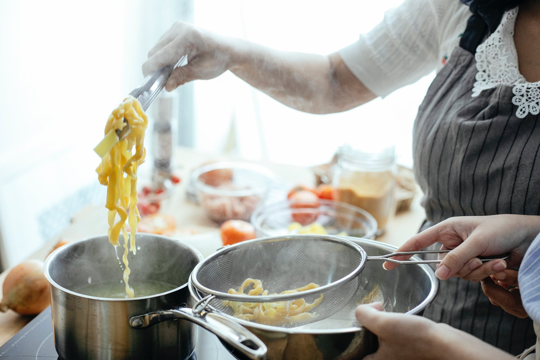 Rețetă spaghete în stil grecesc. Delicatesă propusă de bucătarul Vlăduț