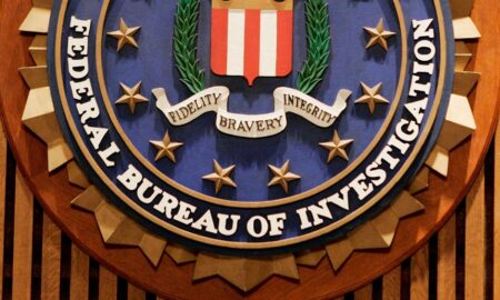 Pe fondul agitației iscate de anchetarea lui Donald Trump, un bărbat este ucis după ce a încercat să intre în sediul FBI
