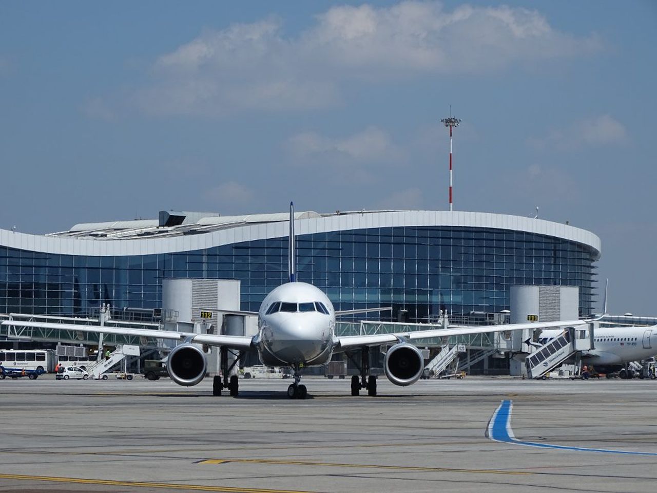 Vești bune pentru români! Se redeschide un aeroport important! Va prelua și o parte din traficul de pe Otopeni