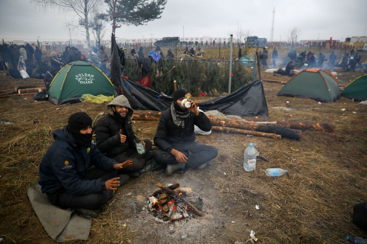 Video. Migranții din Belarus au fost evacuați din taberele improvizate. Ce măsuri s-au luat în privința lor