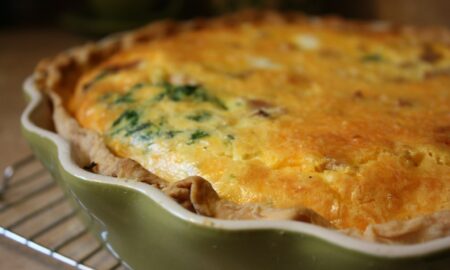 Cum să faci un prânz rapid și delicios? Quiche cu ciuperci, un deliciu