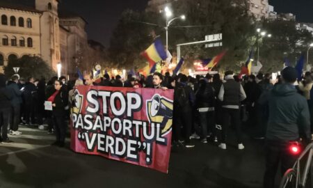 Piața Universității blocată! (VIDEO) Forțele de ordine, prezente la fața locului, s-au retras și nu au intervenit