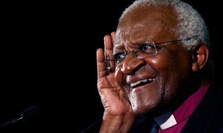 Arhiepiscopul sud-african emerit Desmond Tutu, „busola morală a Africii de Sud” a murit la vârsta de 90 de ani