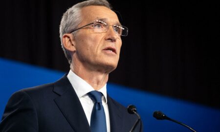 Stoltenberg nu mai vine la București din cauza unor probleme de sănătate. Șeful NATO participă prin videoconferință la Summit