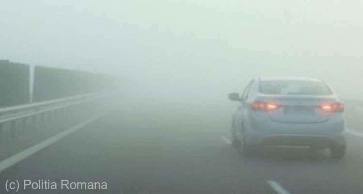 Avertisment pentru șoferi. Trafic în condiții de ceață pe mai multe drumuri din țară