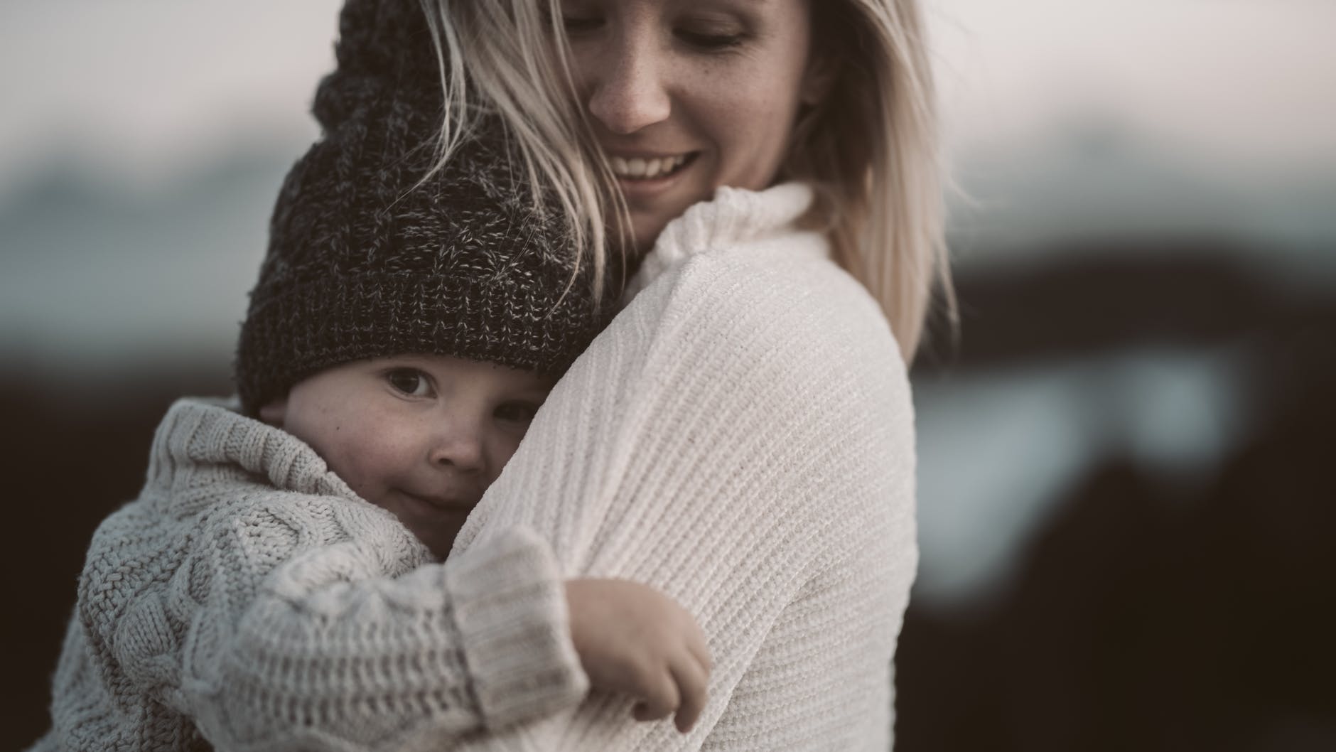 mama si copilul, sursa foto dreamstime