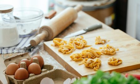 Tagliatelle în sos picant. Încearcă rețeta simplă și delicioasă a lui Cezar Osiceanu