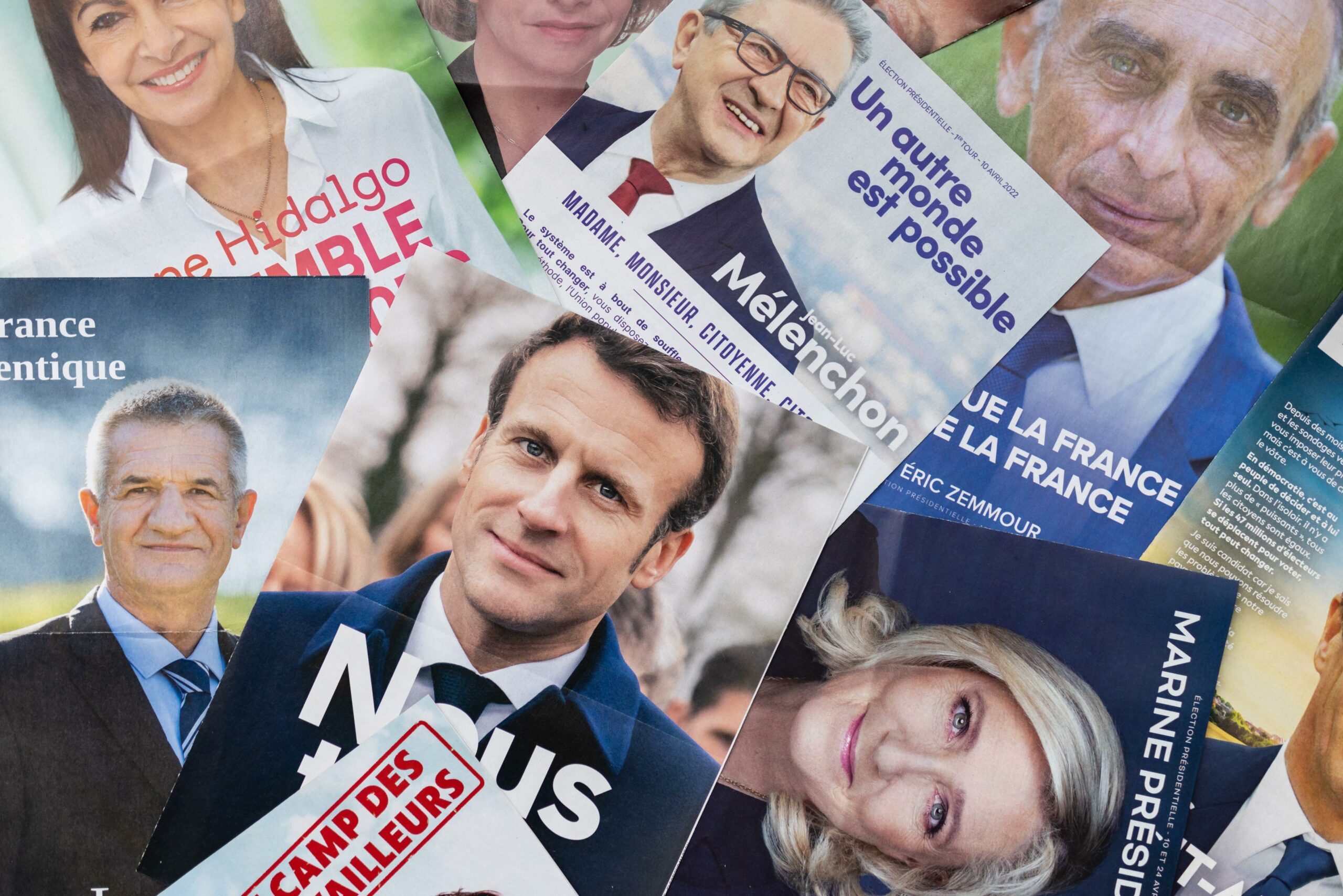 Alegerile prezidențiale din Franța. Lupta politică dintre Emmanuel Macron și Marine Le Pen se tranșează greu