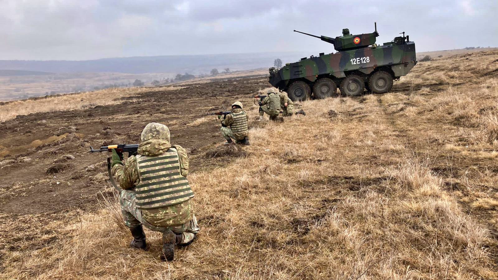 Exerciții militare în apropierea orașului, panică printre cetățeni! Primarul care l-a contactat direct pe ministrul Apărării