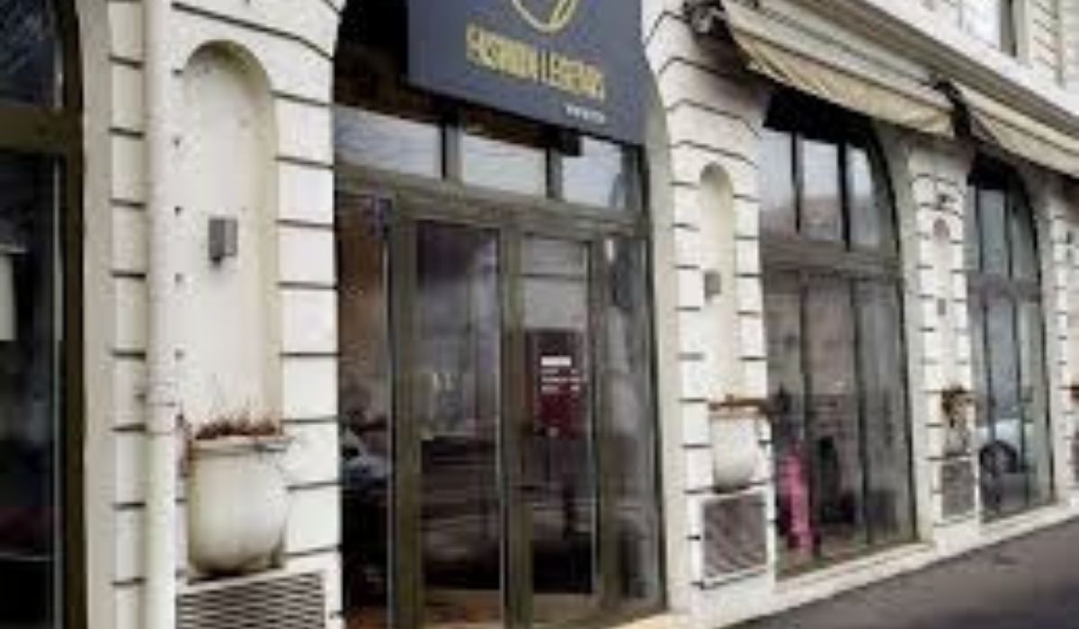Numele Simonei Halep, amestecat într-o afacere cu haine de firmă contrafăcute