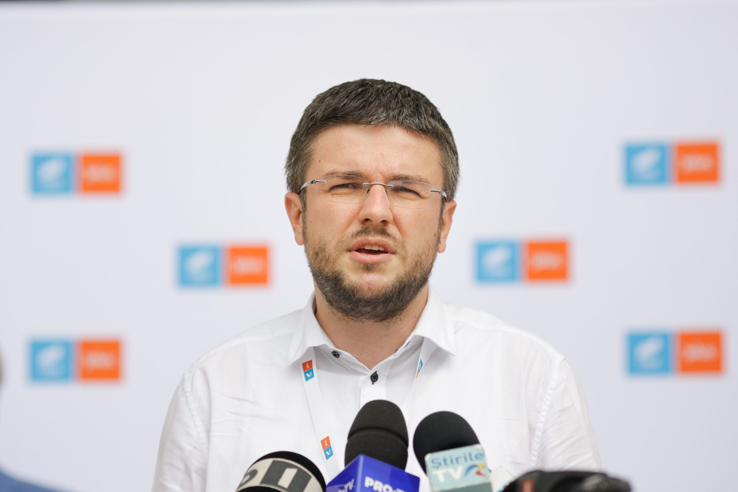 Nemulțumiri mari la USR. Un senator acuză și cere ca actuala conducere să plece: „Se gestionează greşit partidul”