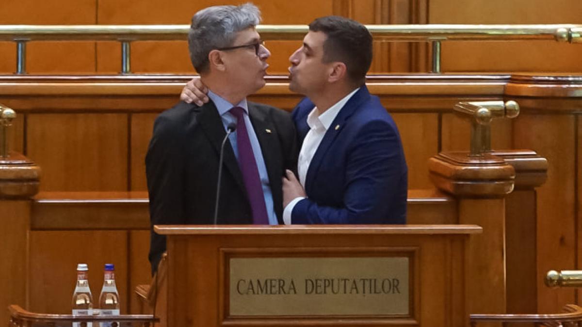 George Simion către reprezentanţii patronatelor din petrol şi gaze: Tu, de la OMV, ieşi afară! Către ministrul Energiei: Un hoţ!