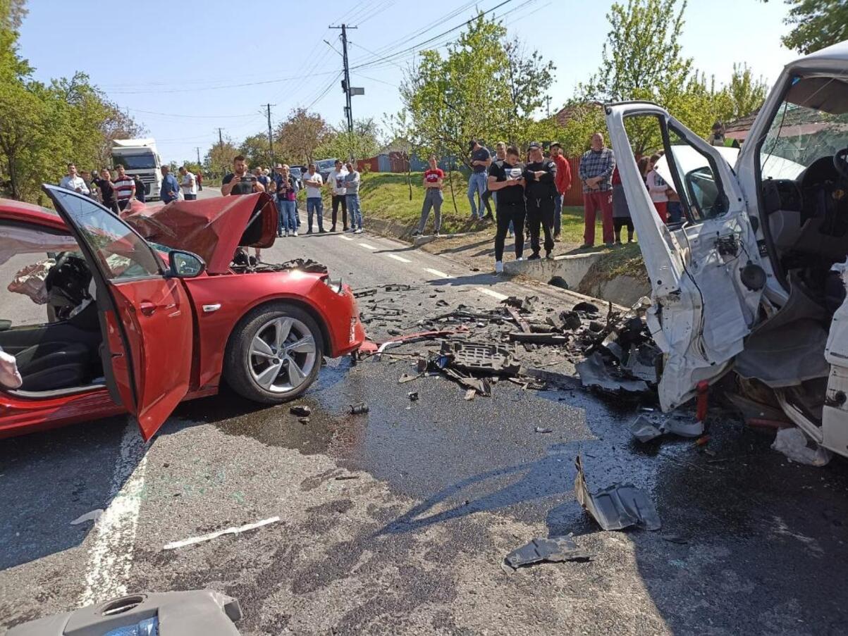 Accident grav lângă Iași. Coliziune frontală, din cauza vitezei. Mai mulți răniți…