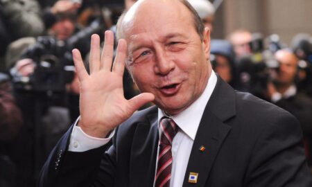 Traian Băsescu poate rămâne în casa de protocol până e gata amenajarea apartamentului achiziţionat