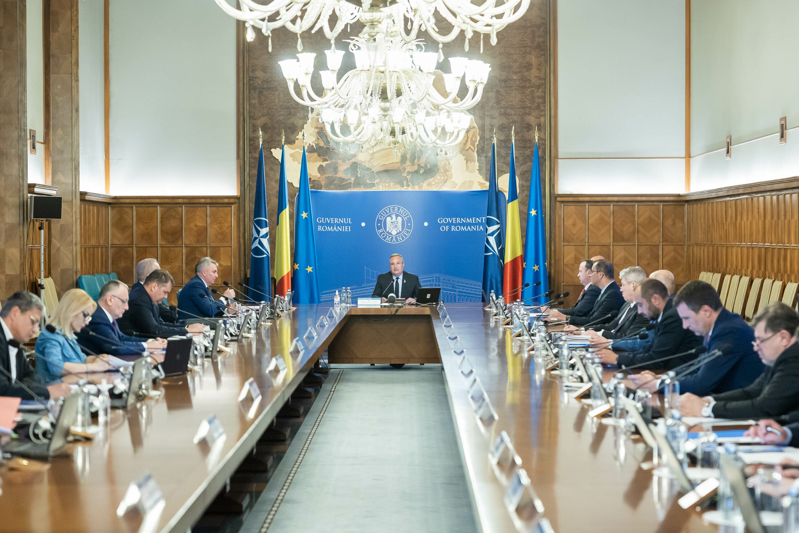 Românii vor beneficia şi la iarnă de plafonarea şi compensarea preţului la energie