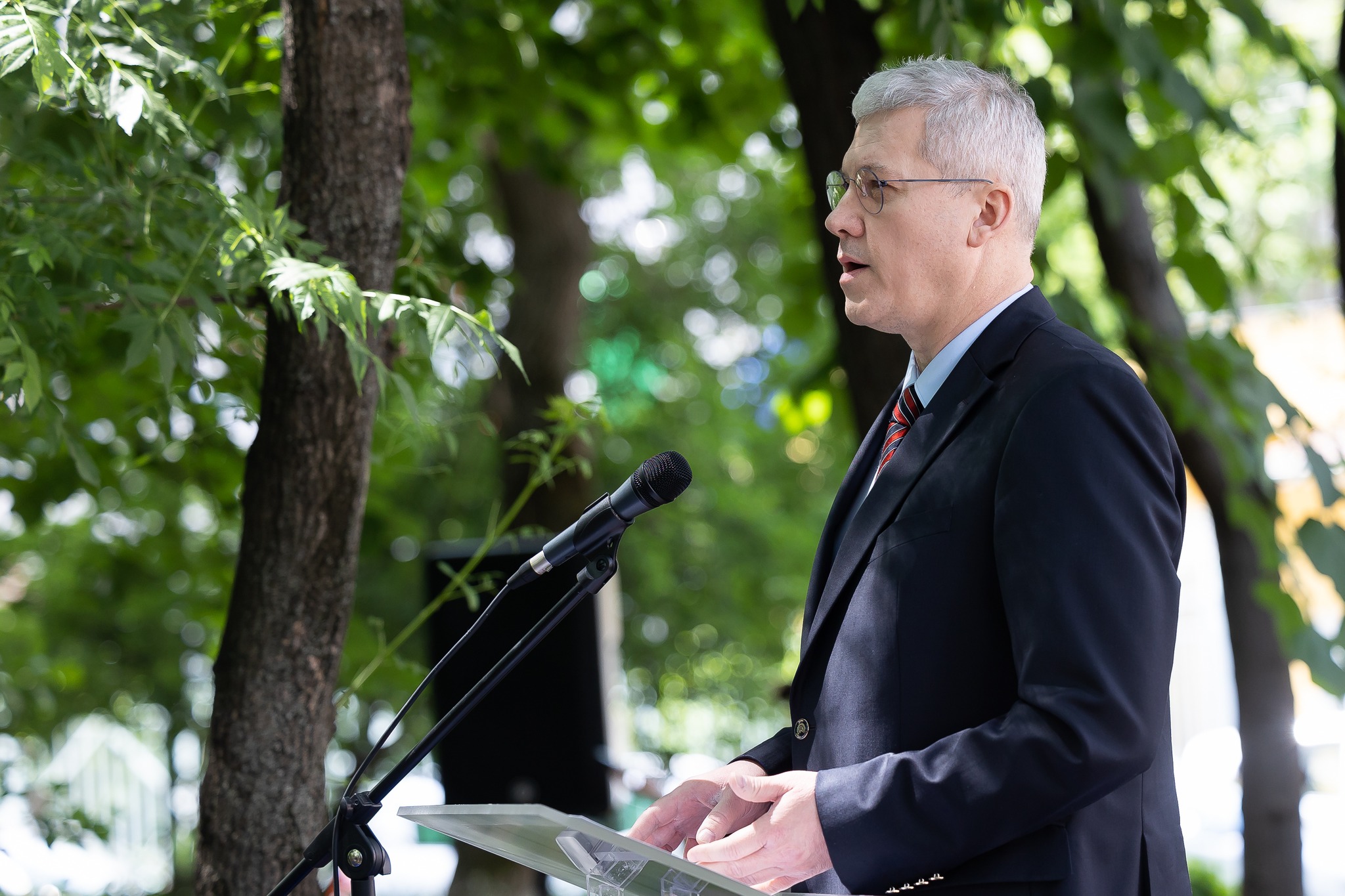 Ministrul Justiţiei, demnitarul care vorbeşte public citând din surse neoficiale. Ieri a vorbit, azi şi-a cerut scuze