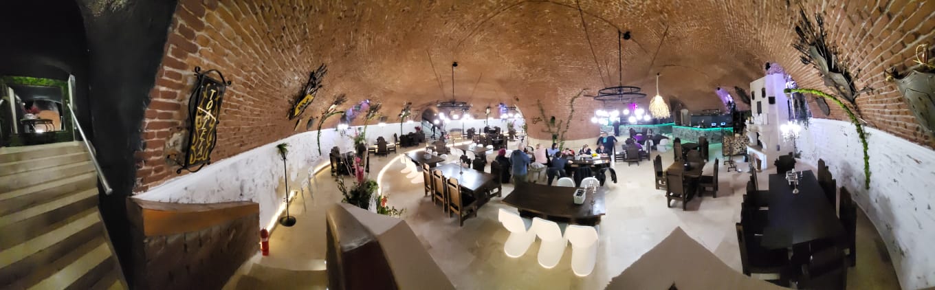 Ministrul Daniel Cadariu nu pare că deţine soluţia magică, dar mizează pe HoReCa și turism